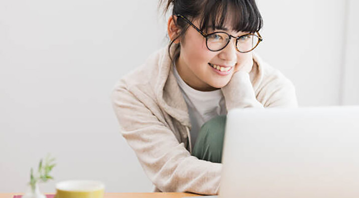 SunSync Light-Reactive Lenses provide blue light defense indoors from digital screens and LED lighting