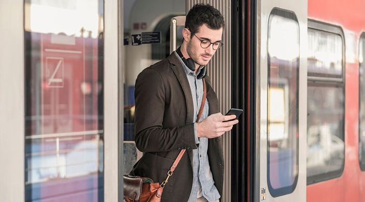 SunSync Elite lenses on man leaving train